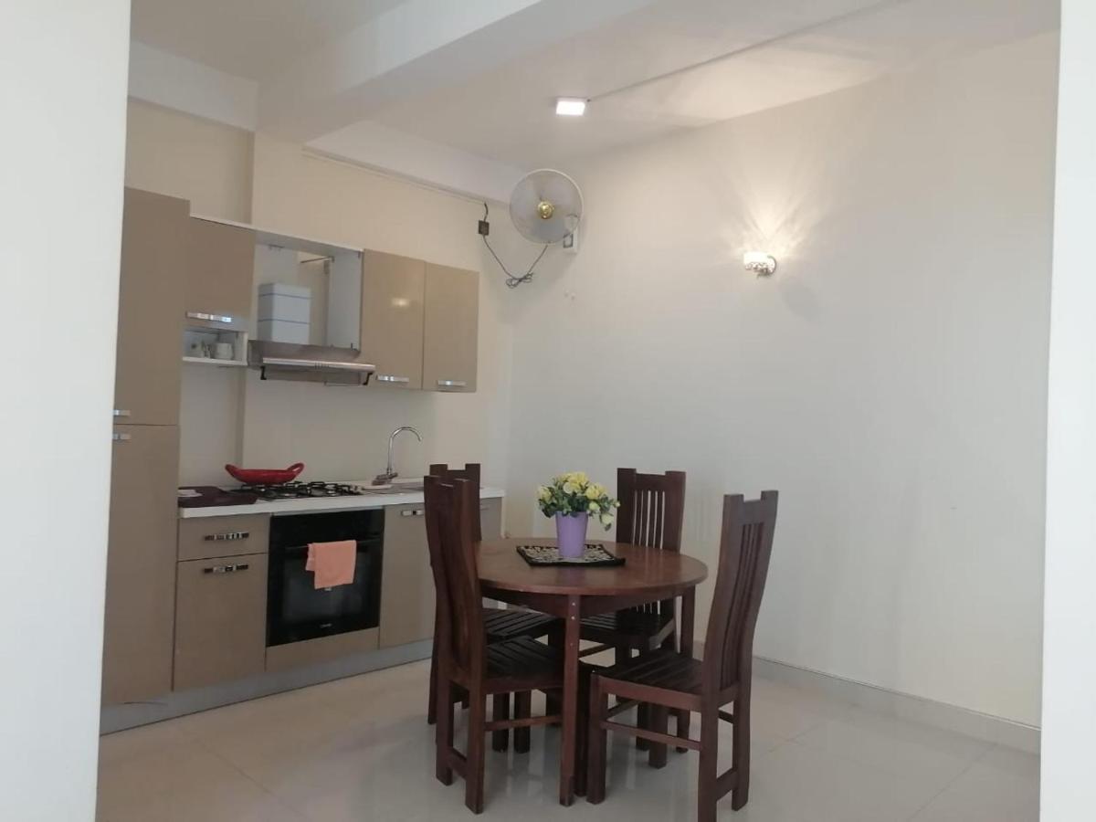 Queens Beach Hotel Tangalle Esterno foto