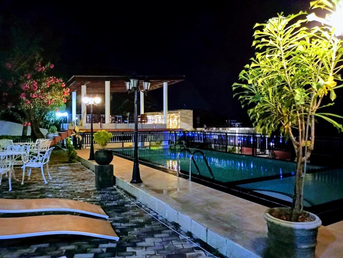 Queens Beach Hotel Tangalle Esterno foto