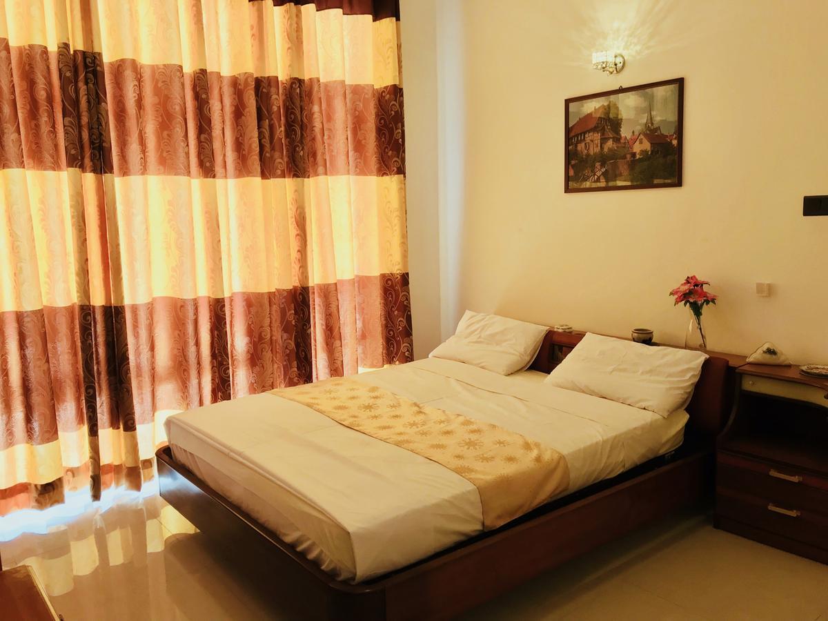Queens Beach Hotel Tangalle Esterno foto