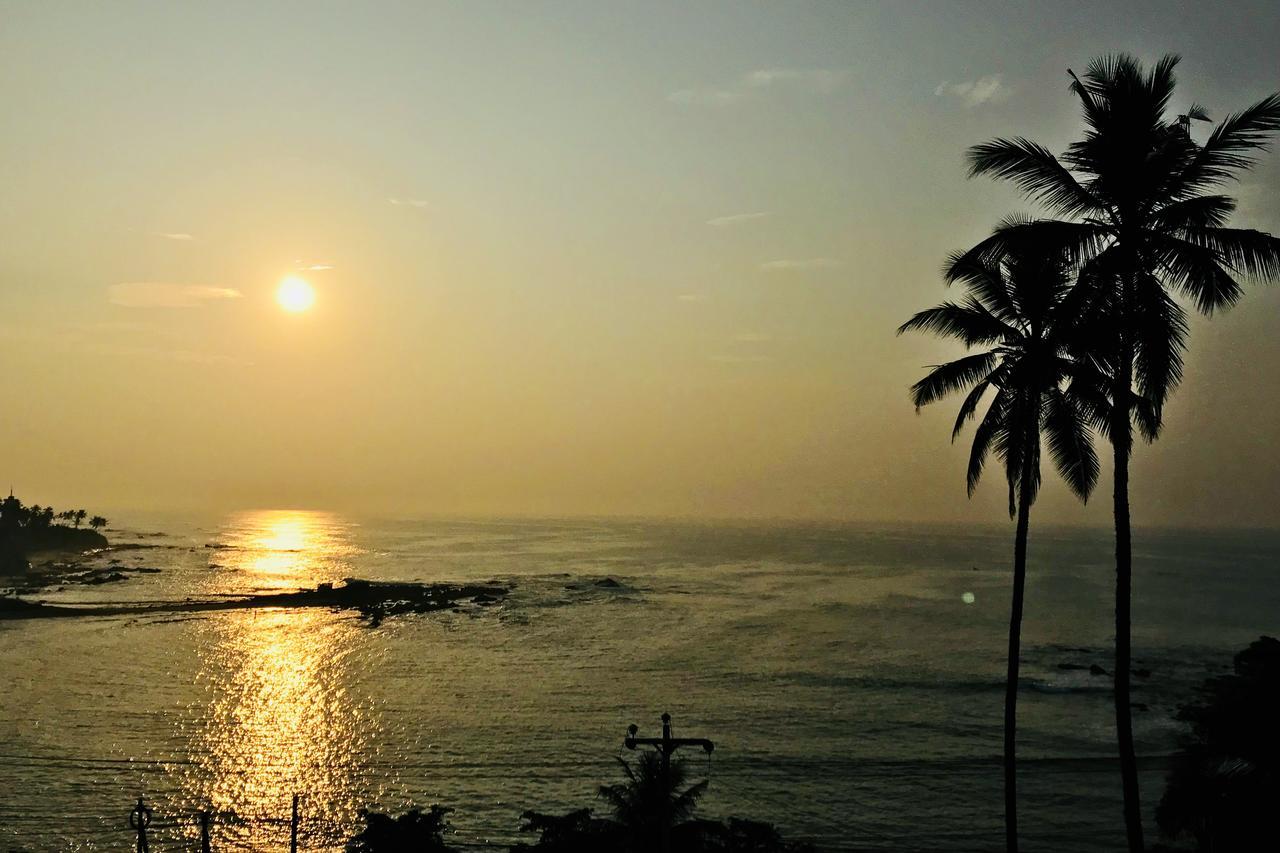 Queens Beach Hotel Tangalle Esterno foto