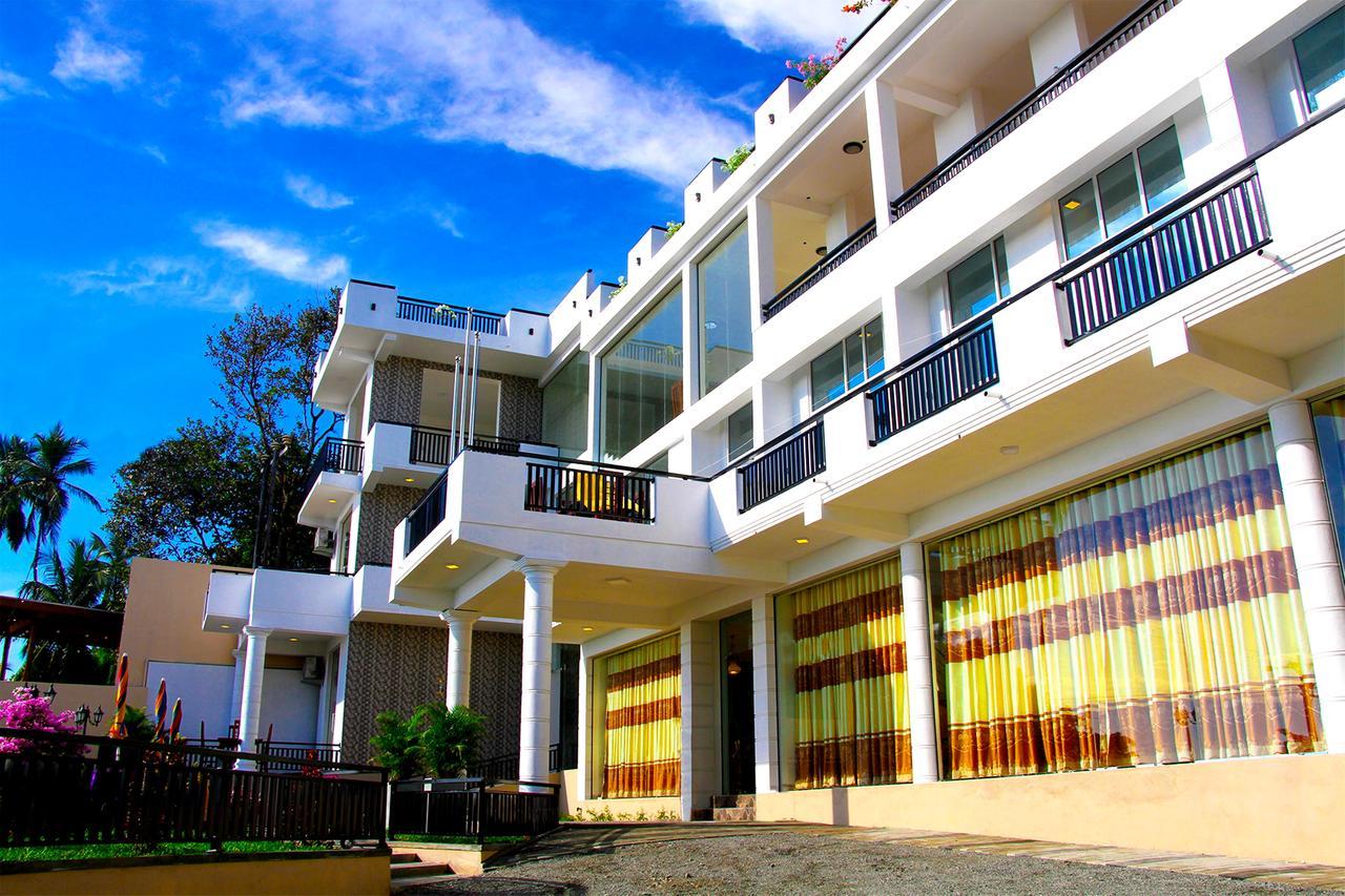 Queens Beach Hotel Tangalle Esterno foto