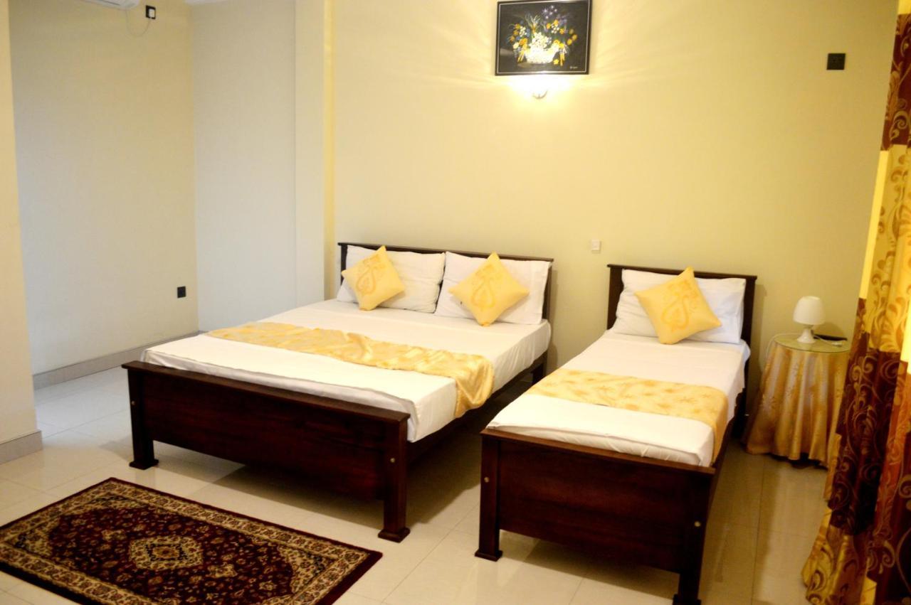 Queens Beach Hotel Tangalle Esterno foto